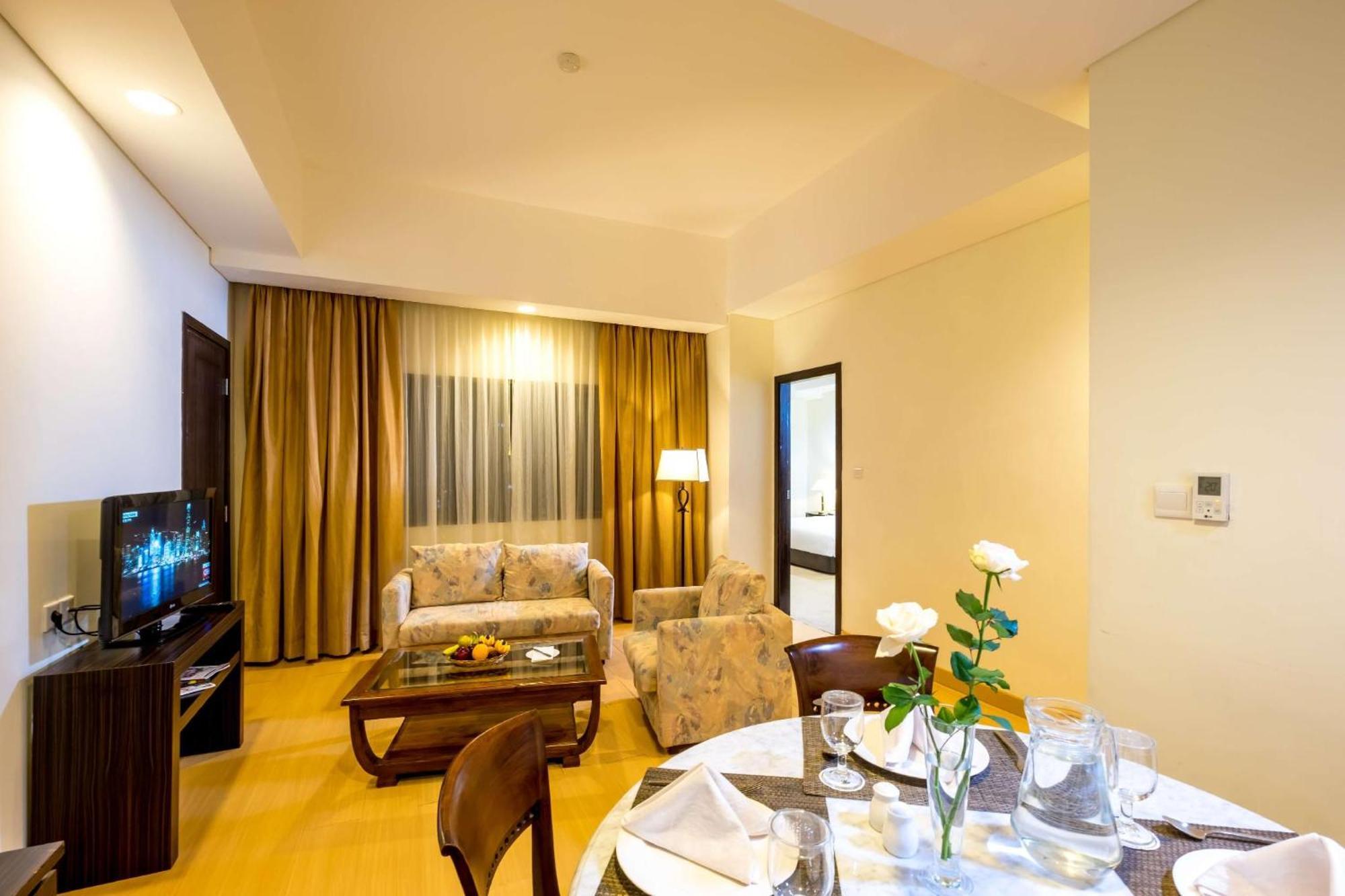 Sintesa Peninsula Hotel Palembang Extérieur photo