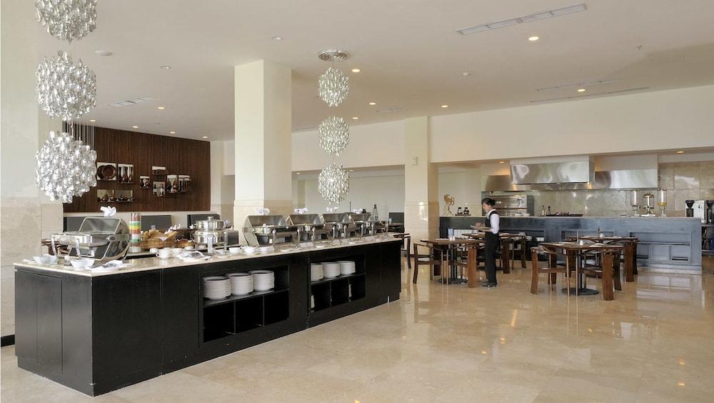 Sintesa Peninsula Hotel Palembang Extérieur photo