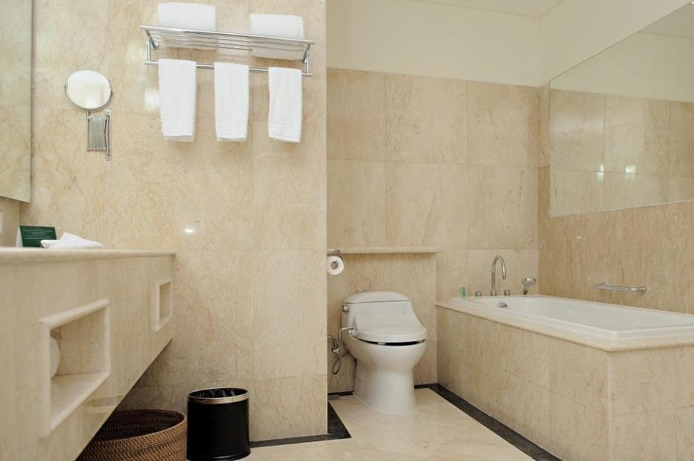 Sintesa Peninsula Hotel Palembang Extérieur photo