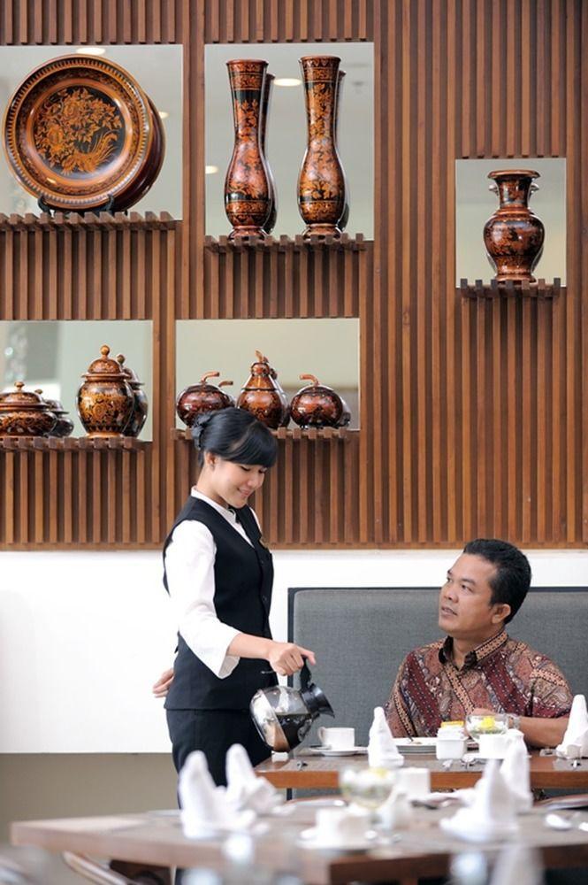 Sintesa Peninsula Hotel Palembang Extérieur photo