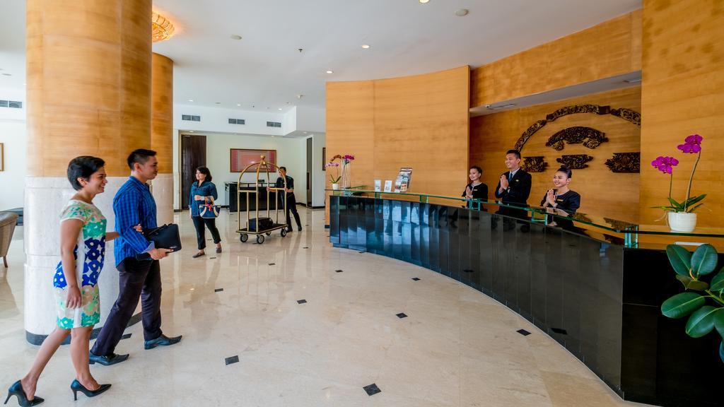 Sintesa Peninsula Hotel Palembang Extérieur photo