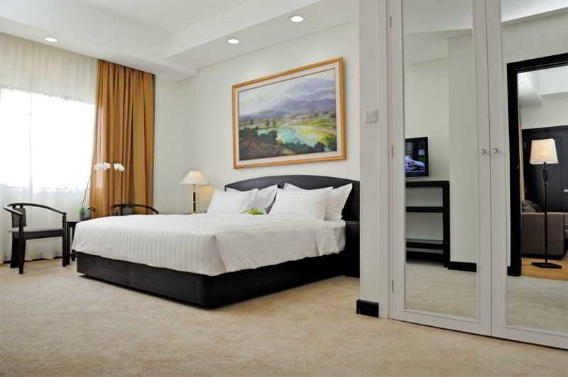 Sintesa Peninsula Hotel Palembang Extérieur photo